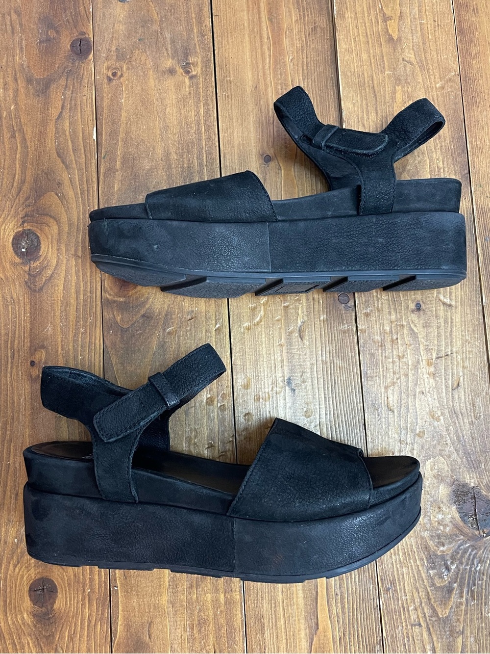 Eileen Fisher black leather platform sandals size 7.5